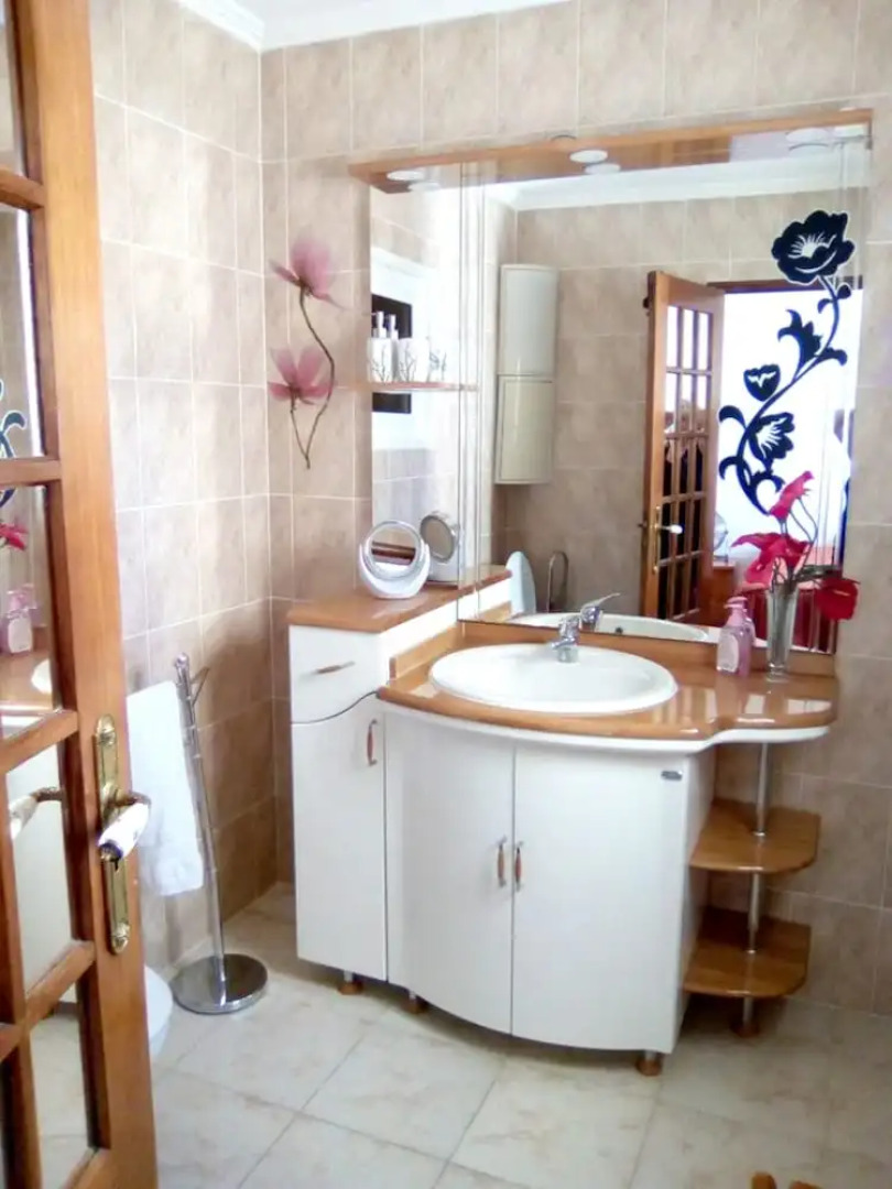 House With 4 Bedrooms in Corroios, With Pool Access, Enclosed Garden a