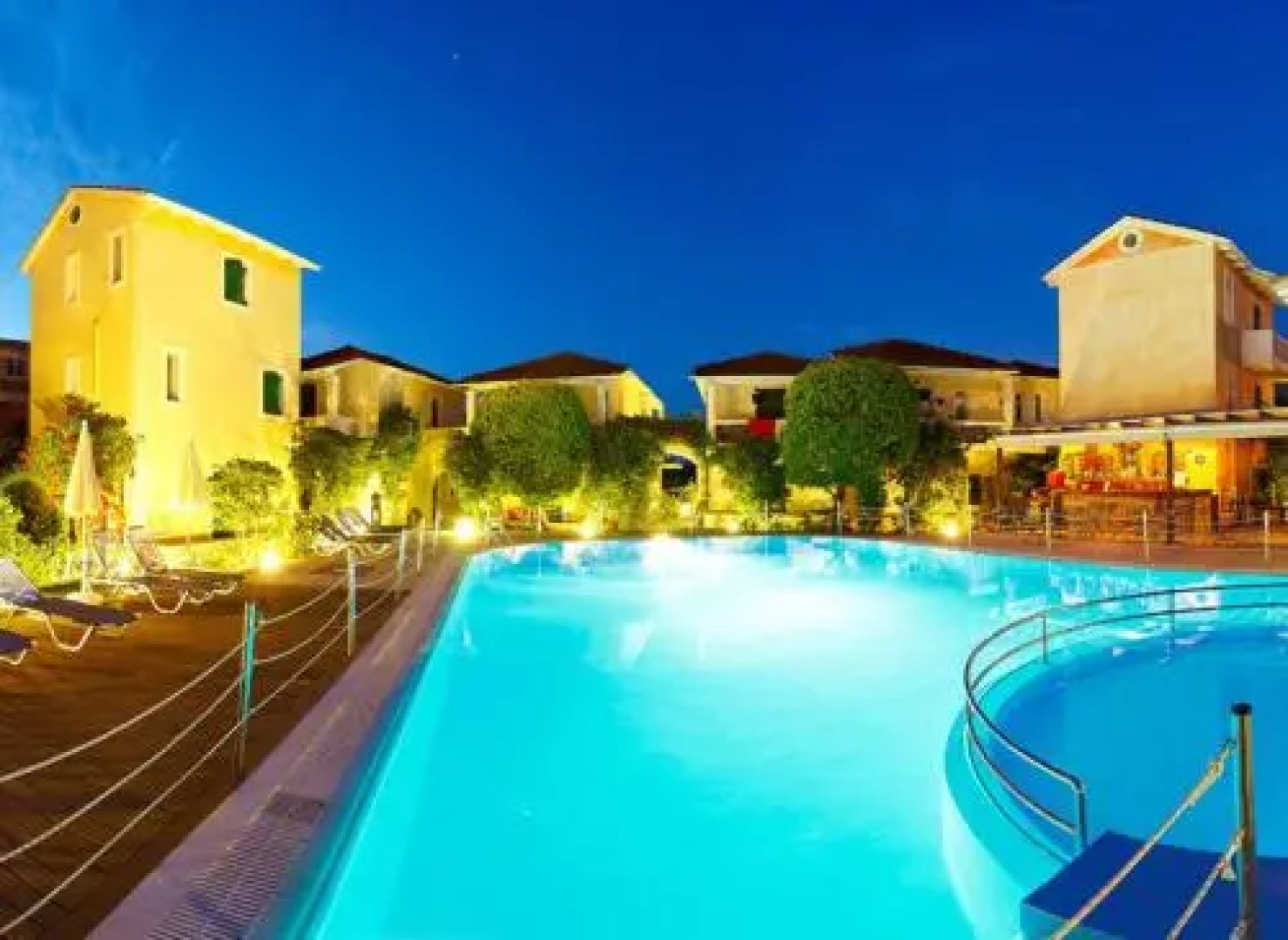 Alkyon Apartments & Villas Hotel
