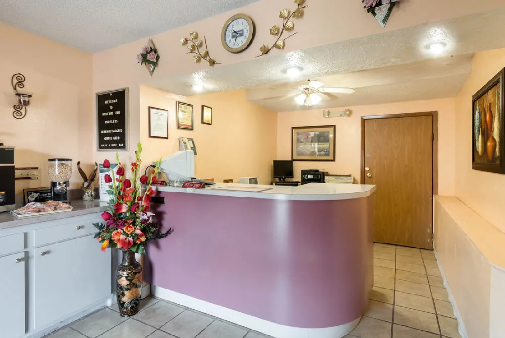 OYO Hotel Chapmanville Inn, WV - Hwy 119