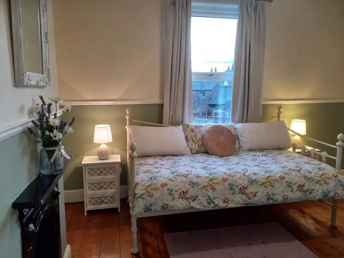 Charming 4-bed Victorian House in Retford