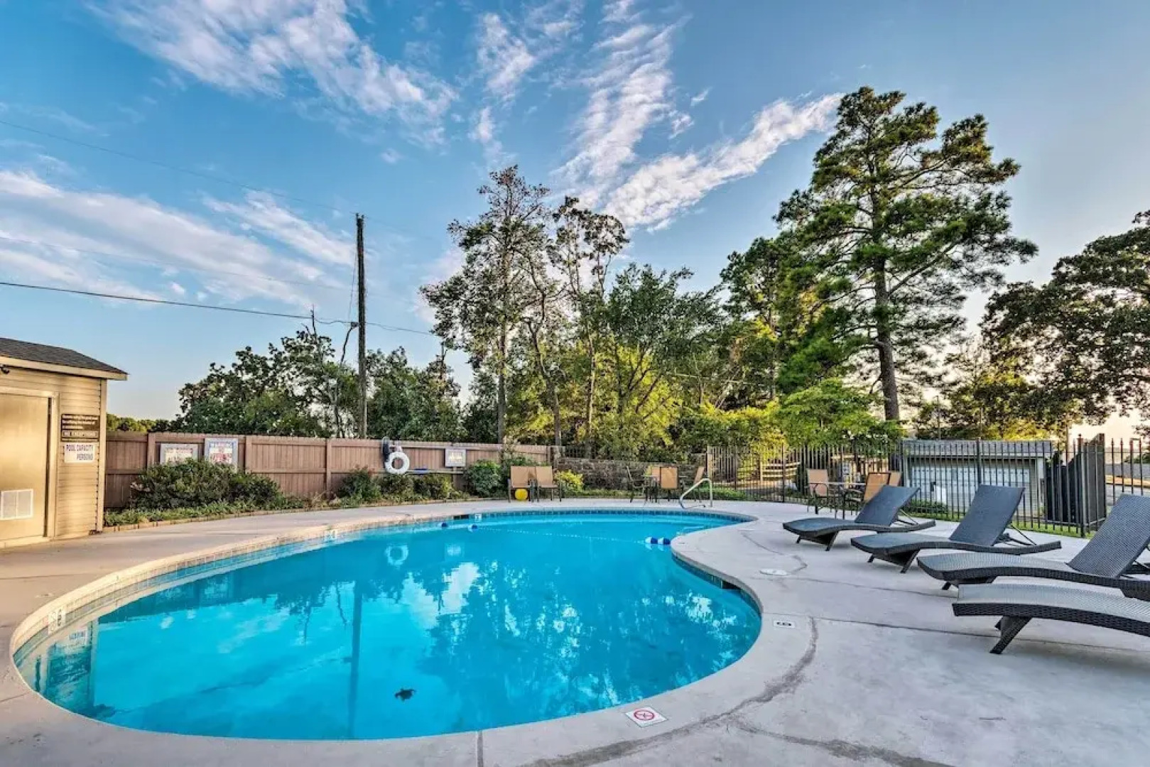 Sunset-view Resort Condo on Lake Hamilton!