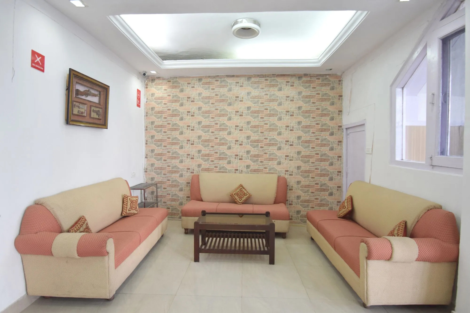 Capital O 11741 Hotel Nest