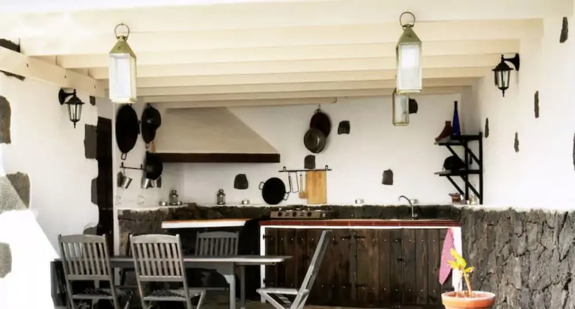 House With 3 Bedrooms in Tinajo, With Wonderful Mountain View, Private