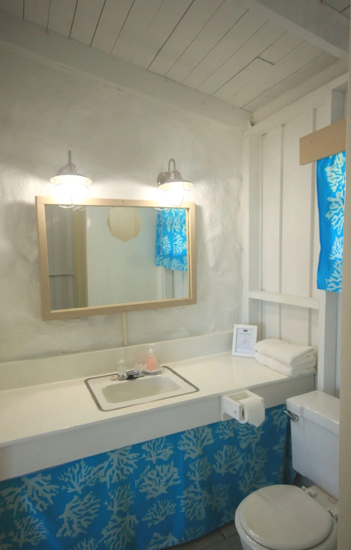 Small Hope Bay Lodge