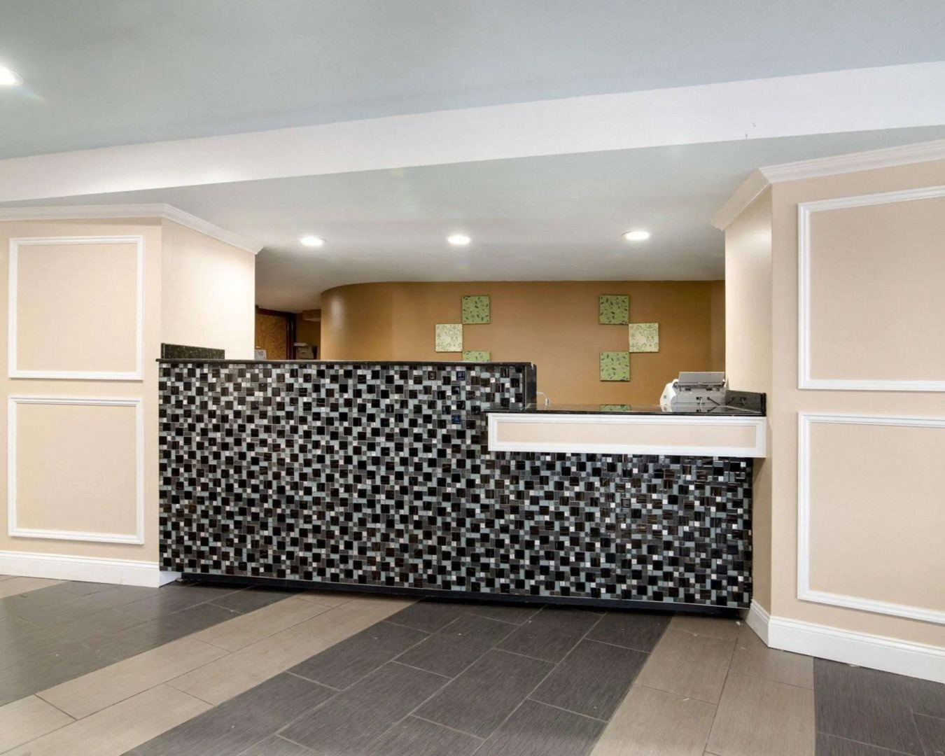 Rodeway Inn Syracuse Carrier Circle