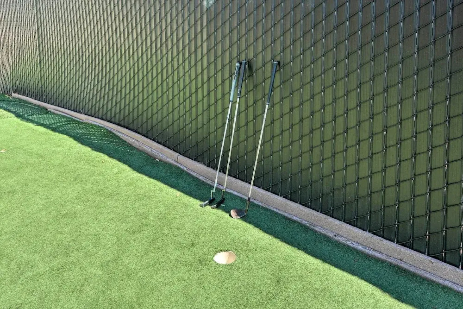 Luxe Getaway w/ Riverfront Views in Grants Pass!