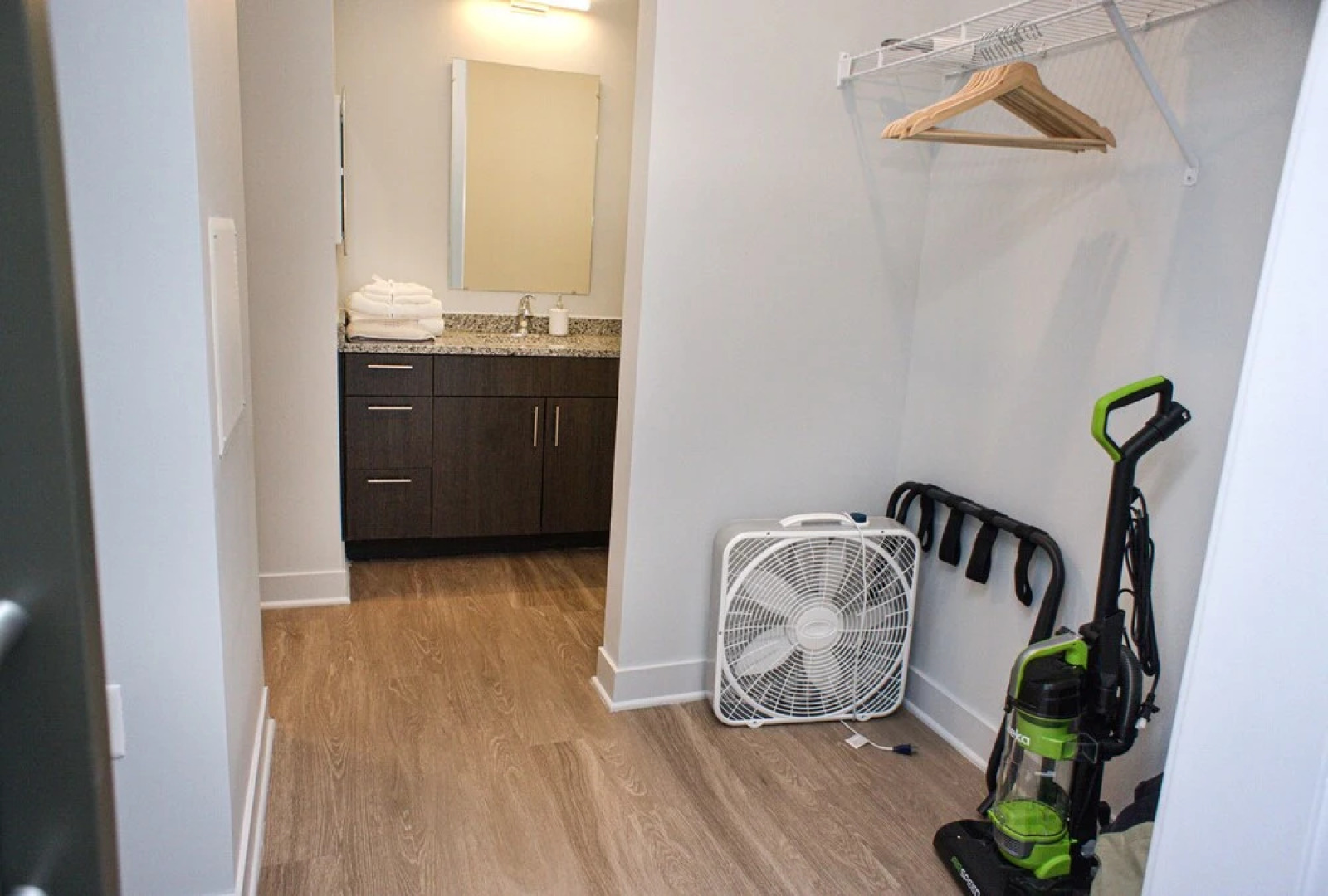 FRONTDESK District at 6th Des Moines