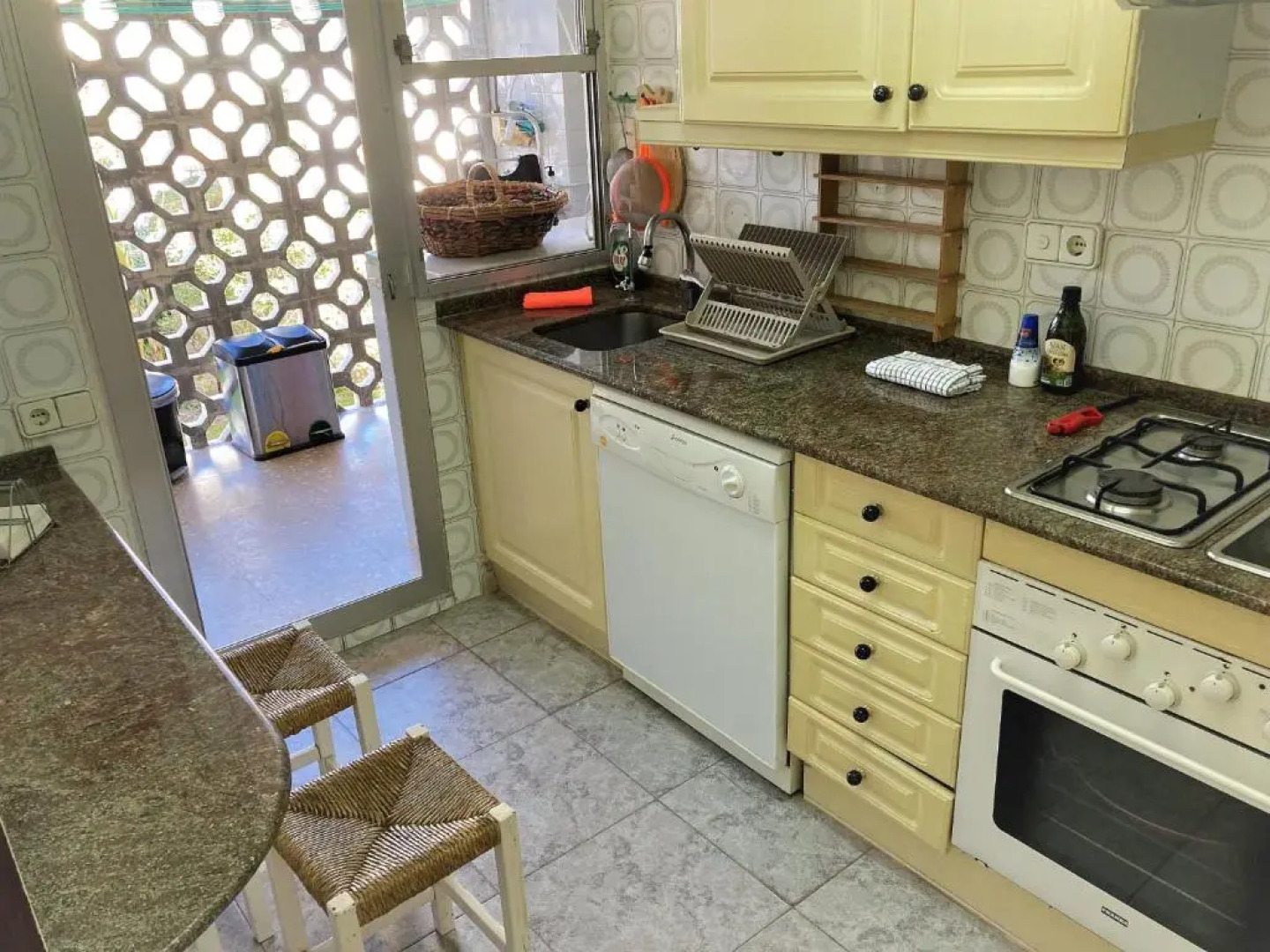 Large Apartment with Sea Views