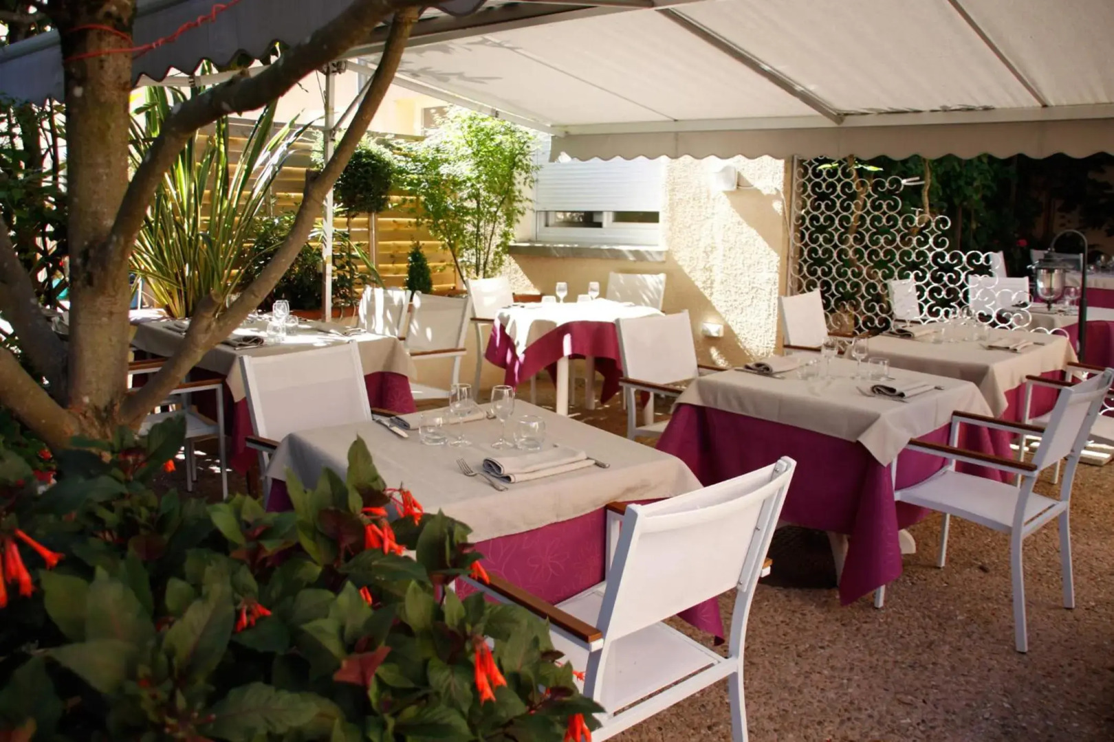 Logis Hôtels - Chez Terrassier - Hôtel et Restaurant