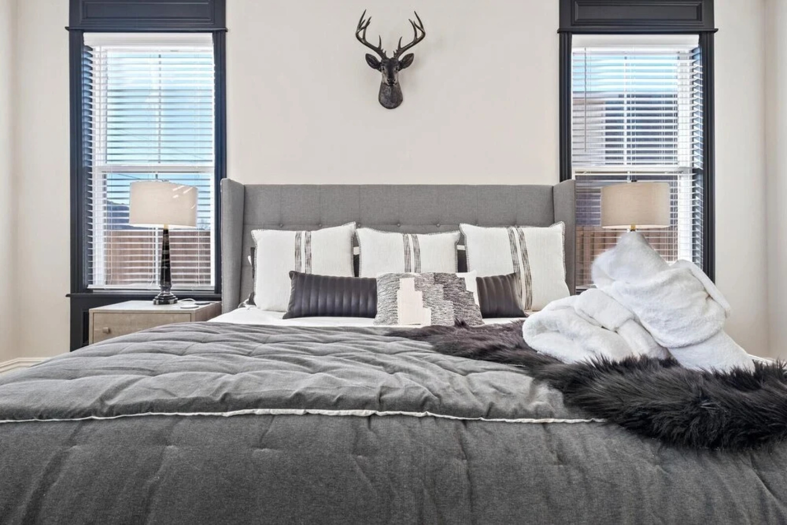 Apollo House - Amazing Location in Rogers, AR - Sleeps 11!