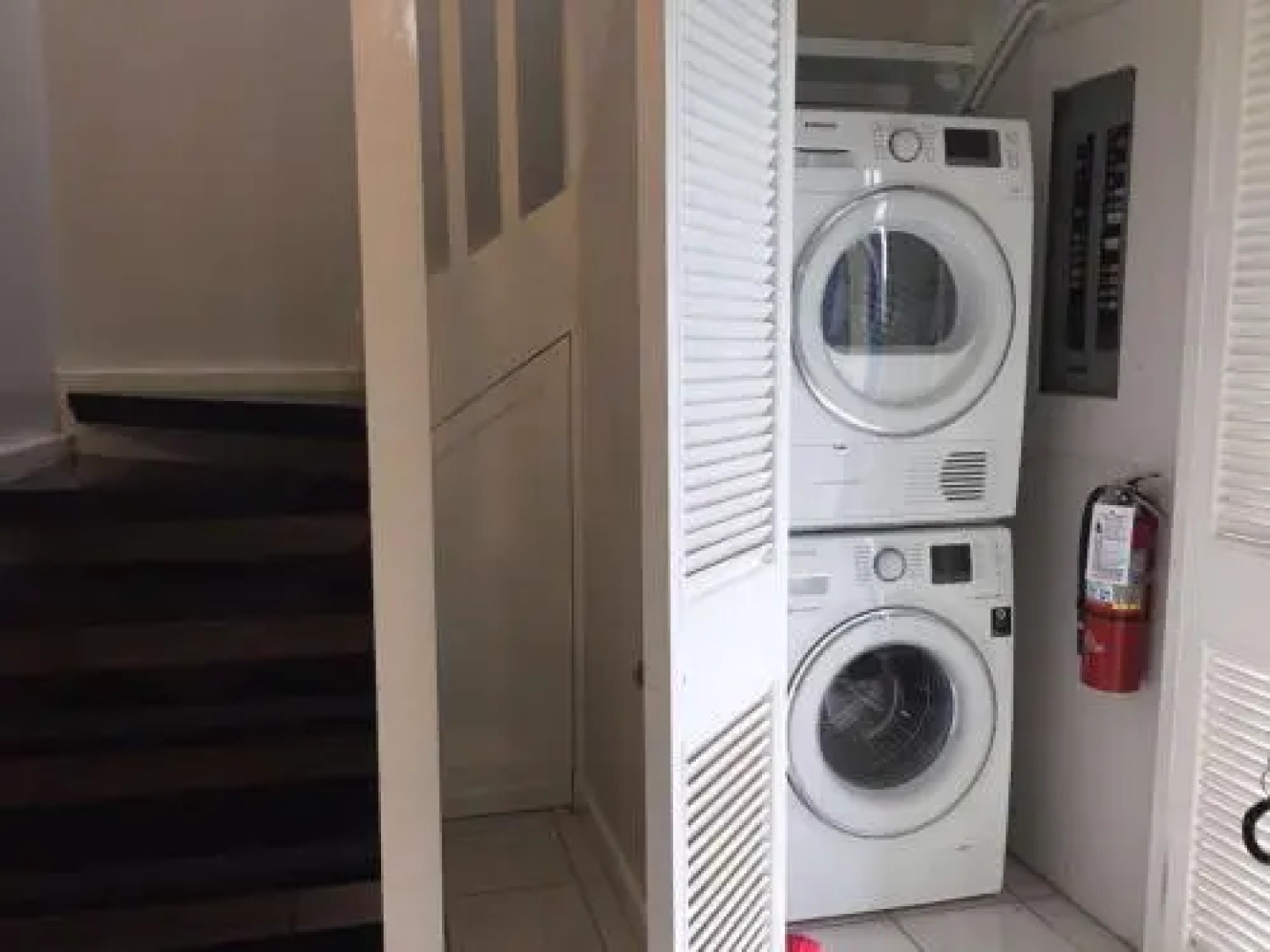 Point Village Beach Studios & Suites