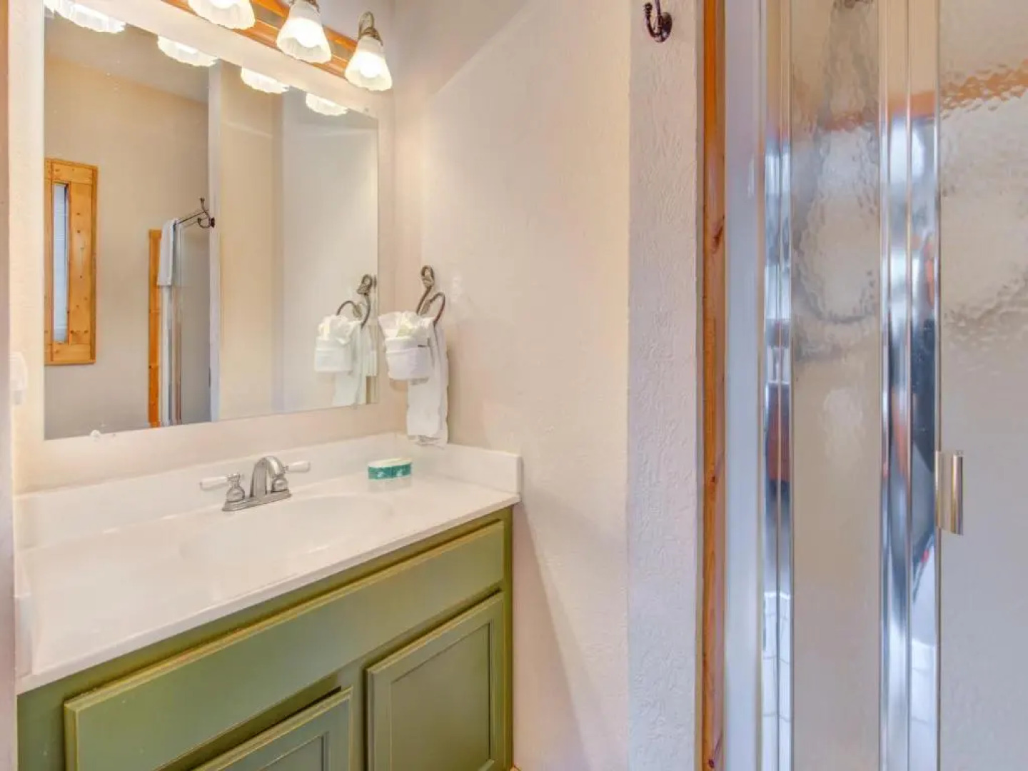 Mountain Magic, 3 Bedroom, Pool, Hot Tub, Game Room, Fireplace, Sleeps 9