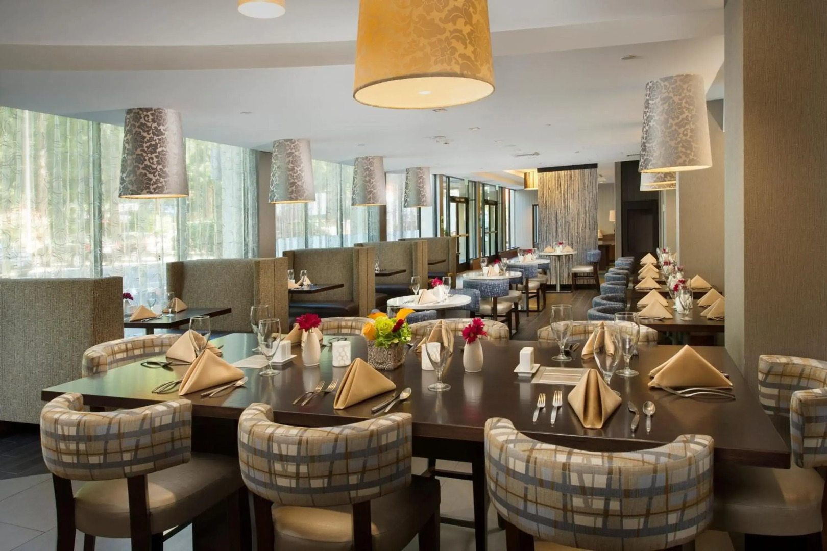 Отель Skybridge Seattle Airport