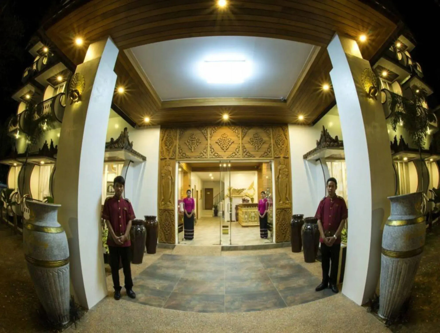 Yadanarpon Dynasty Hotel