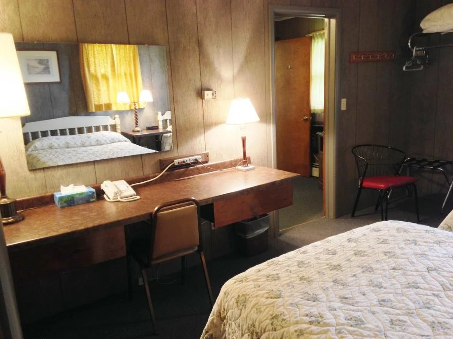 Indianhead Ironwood Motel