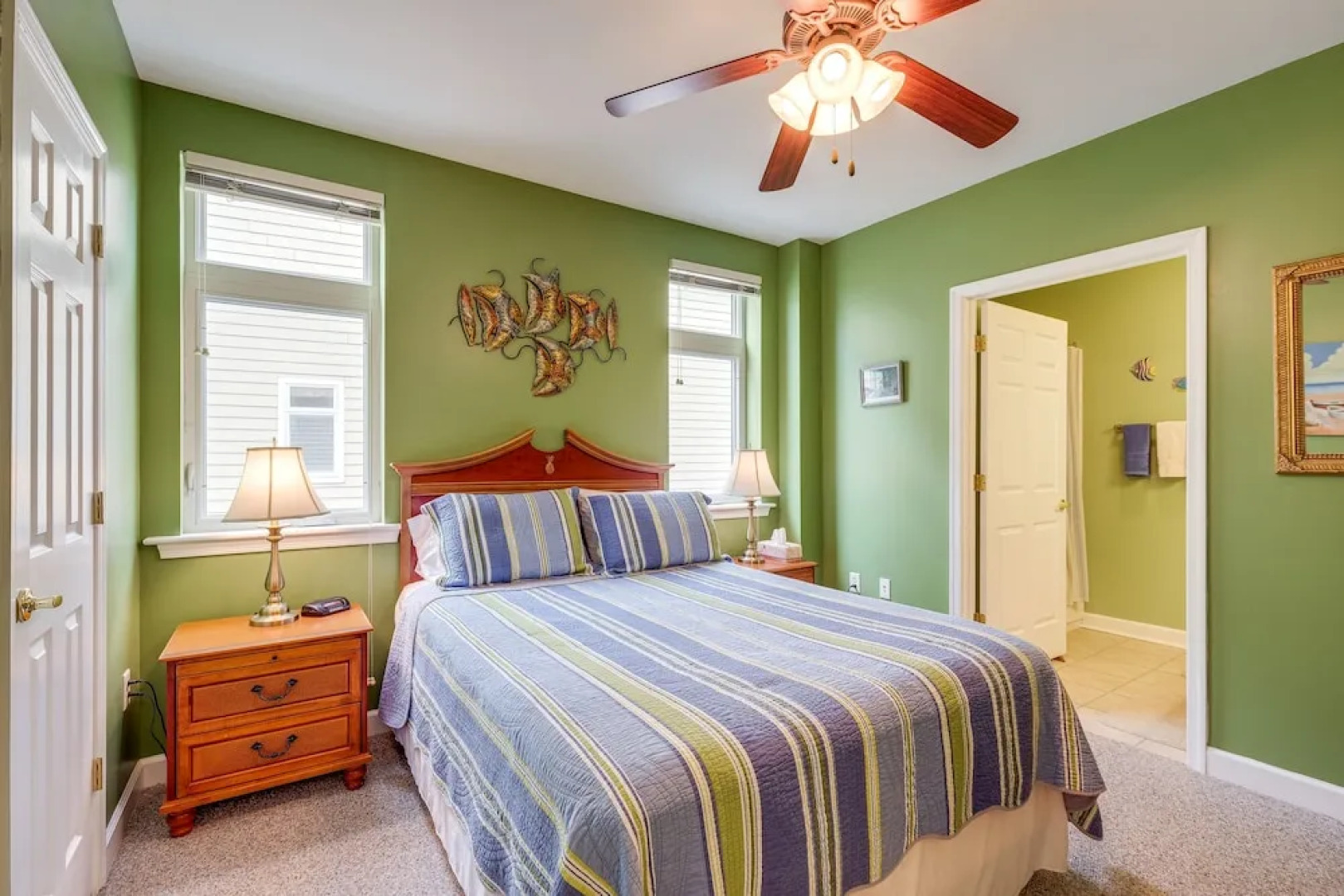 Lakefront Huddleston Condo w/ Community Pool