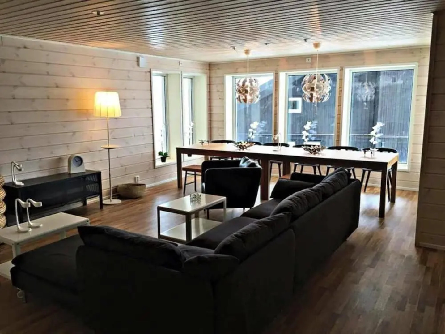 Large 8-9-bed Central Ski Innout House in Hemavan