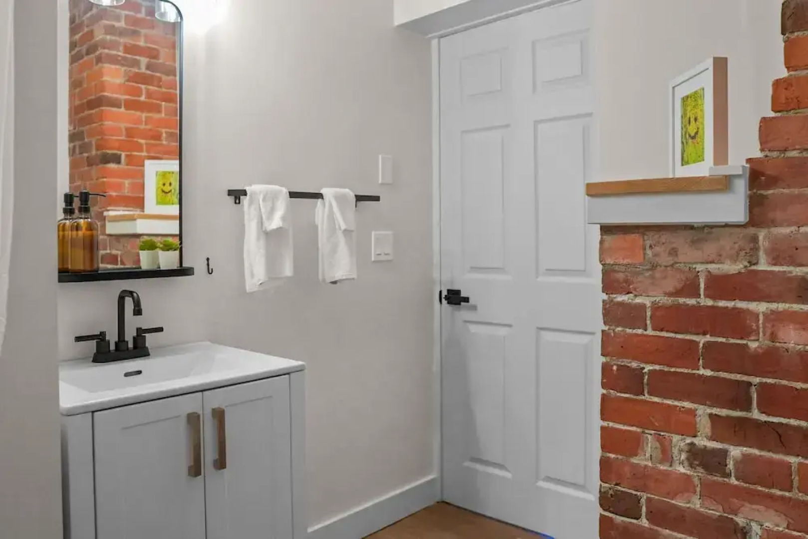 Riverside by Cowichan Lake Cottages