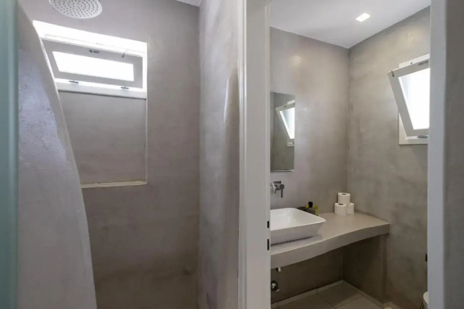 Lorenzo Studios and Suites Paros