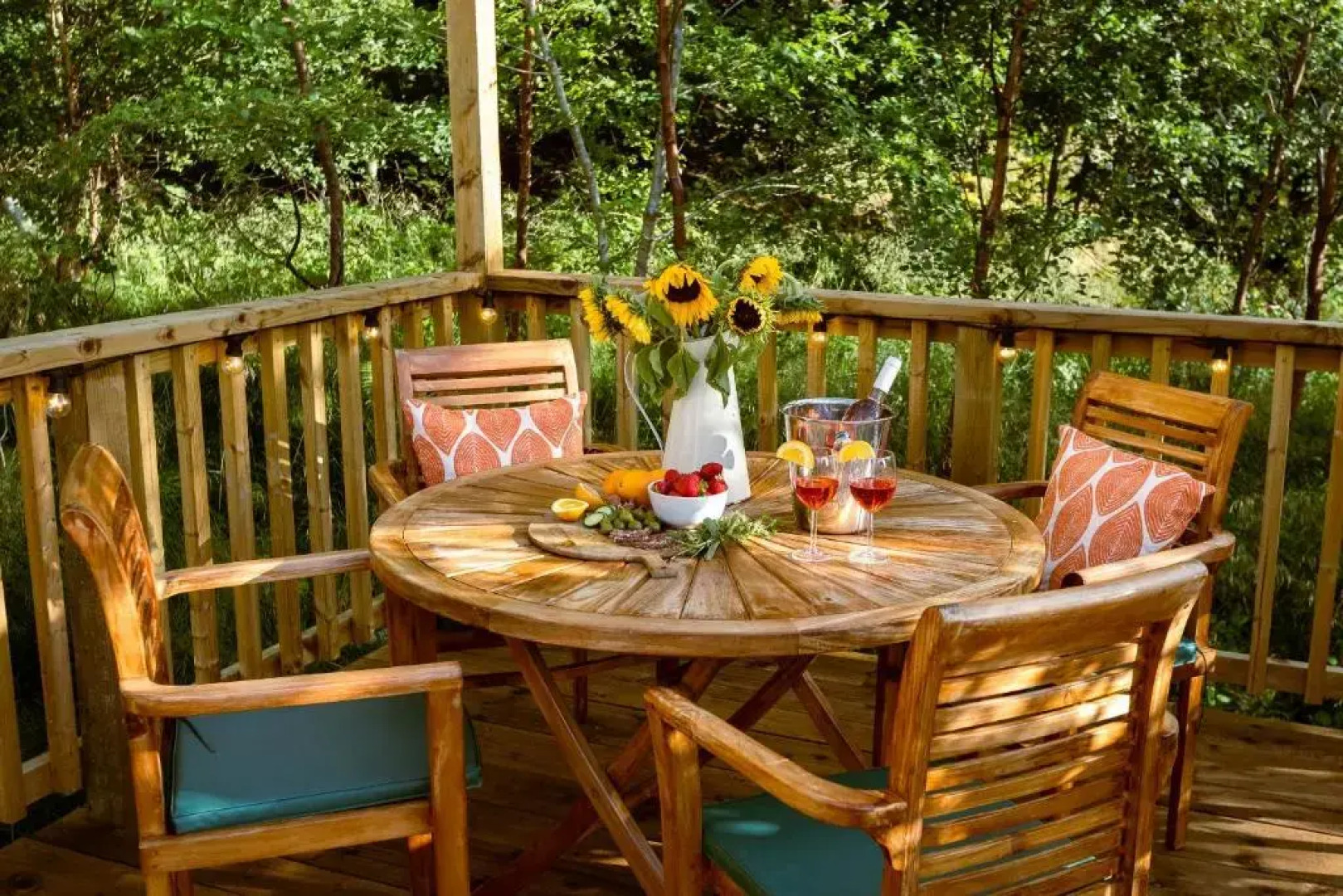 Yurtshire Eavestone Lake