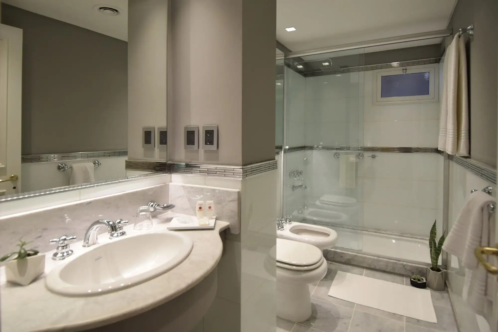 Windsor Hotel And Tower