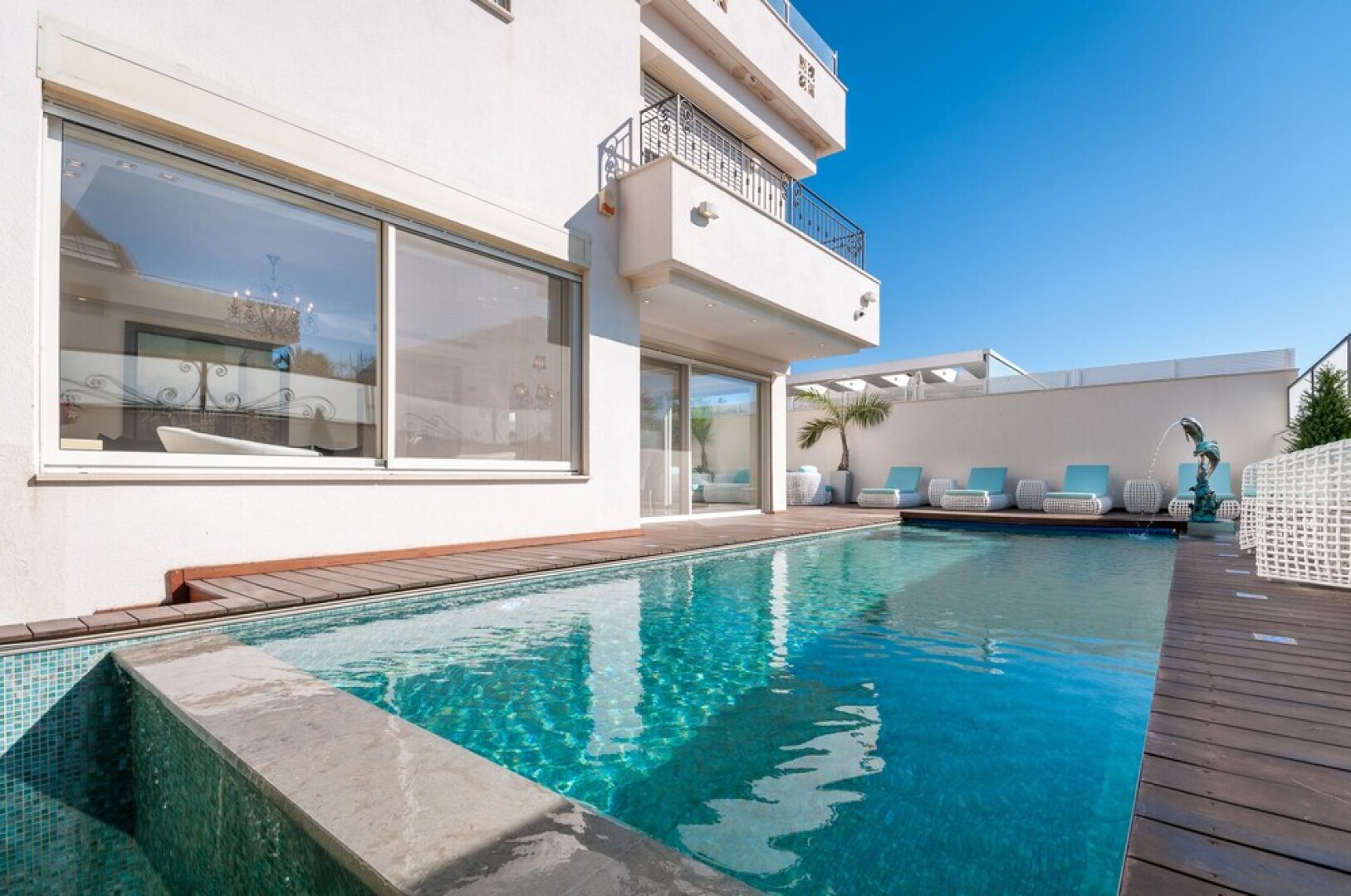 Luxurious Villa with great location