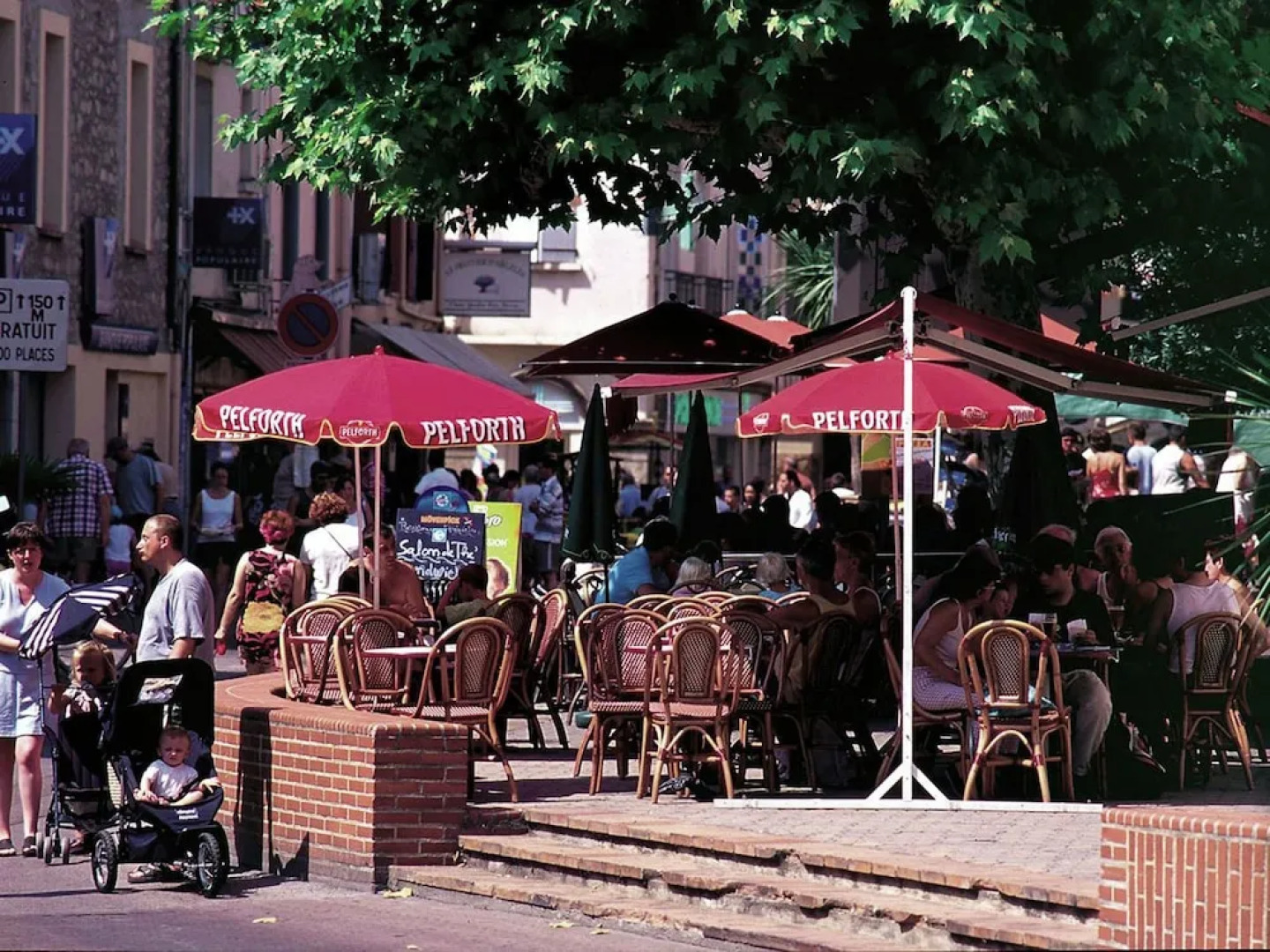 Spacious Holiday Home near River in Le Boulou