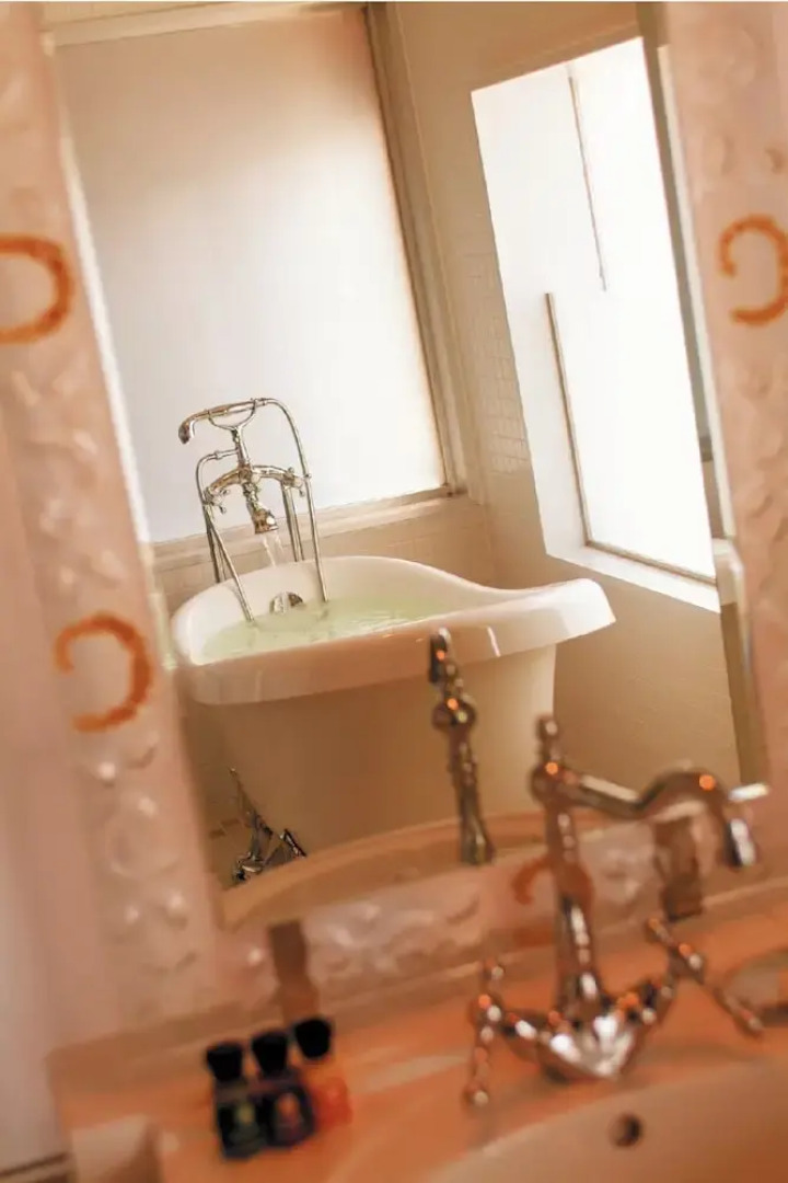 Kamogawa Universe Hotel