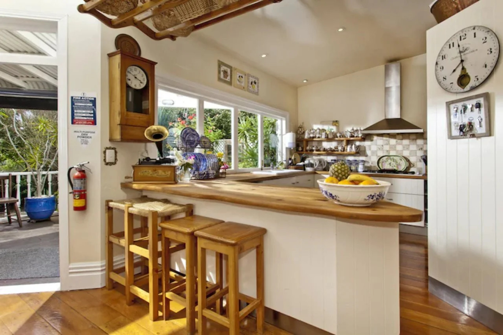 The Peace & Plenty Inn