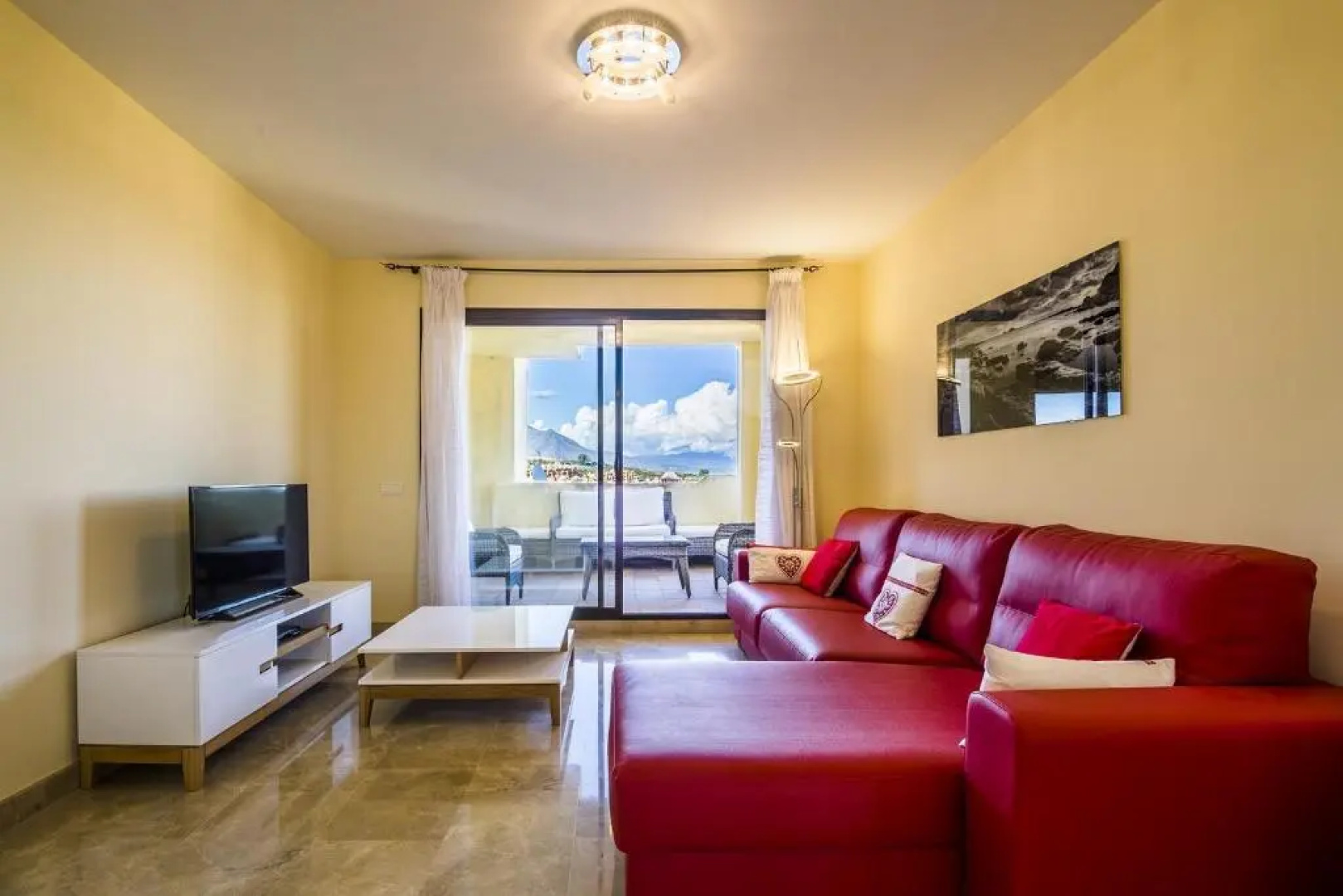 2134-Modern apt with terrace sea view