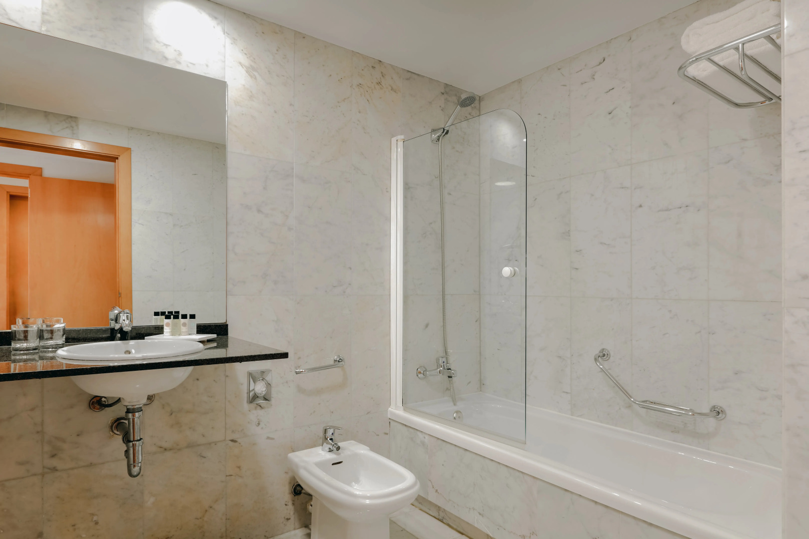 Отель Сatalonia Barcelona Beach