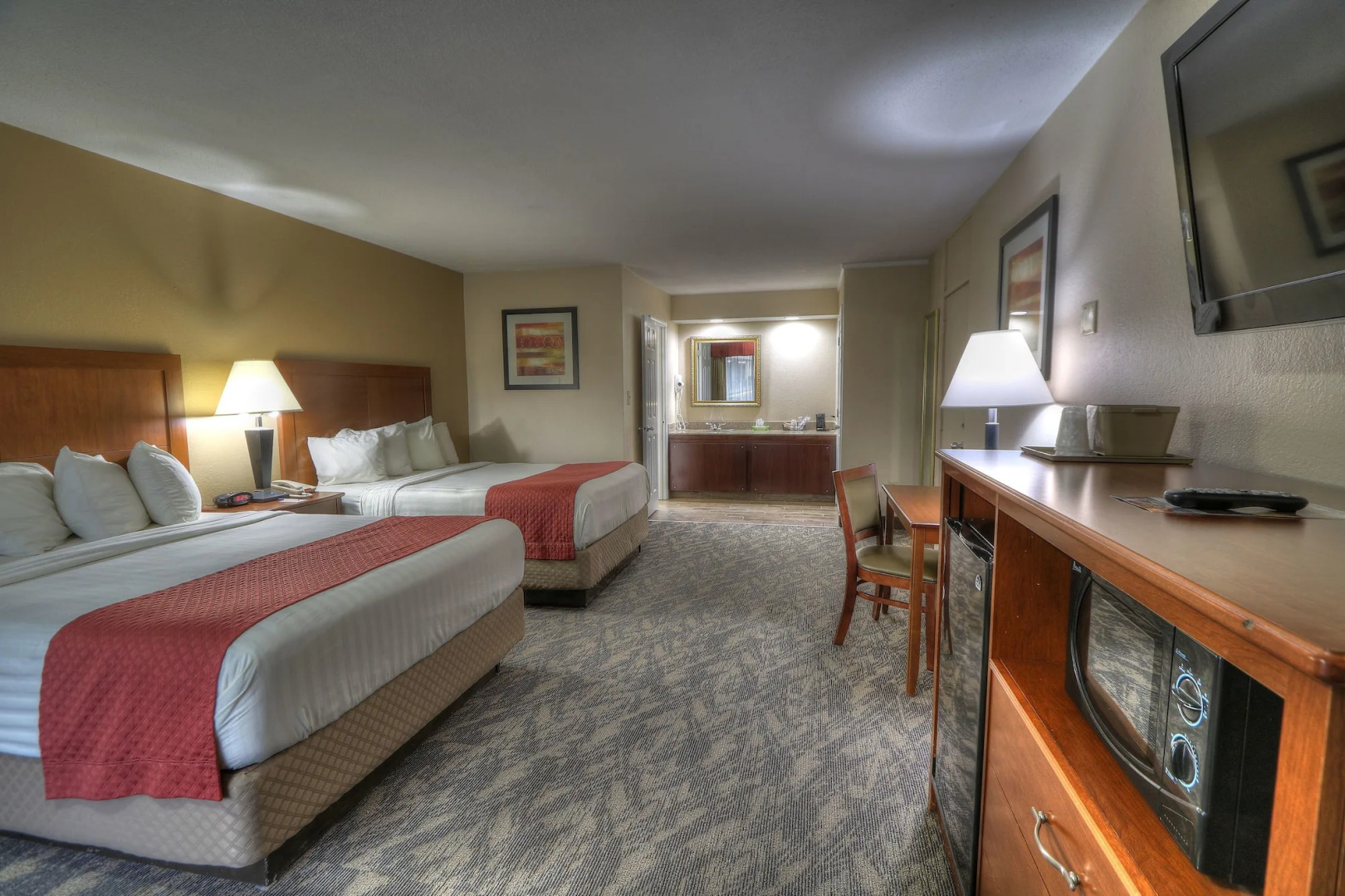 Crossroads Inn & Suites