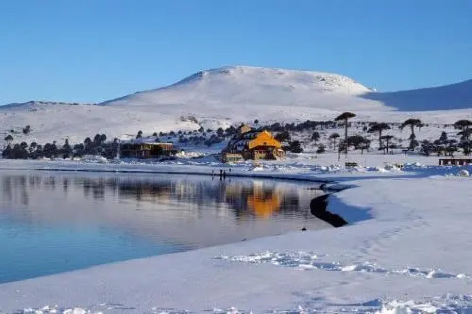 Ruca Pehuen Eco-Lodge De Montaña