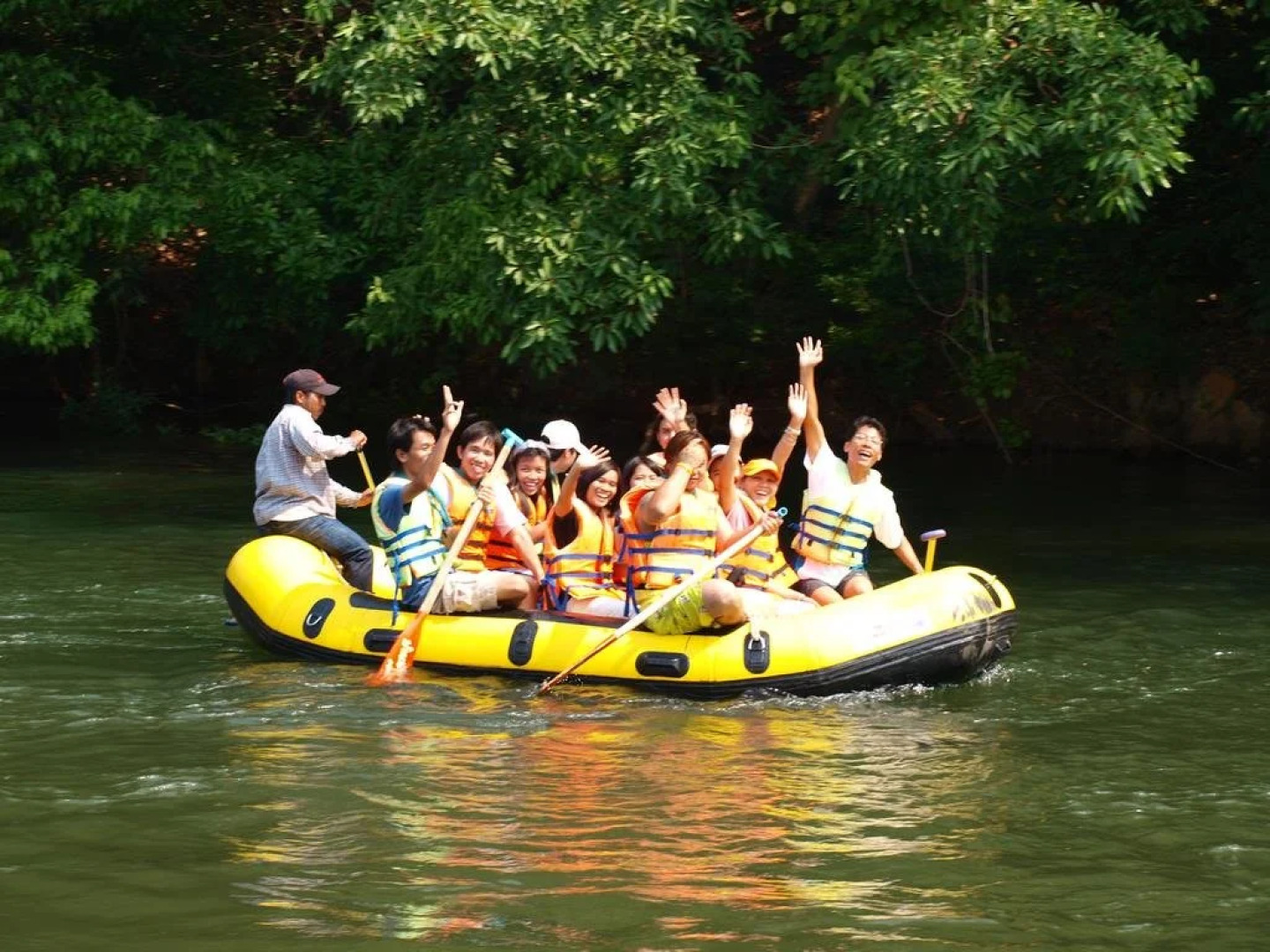 Kaengkrachan Riverside Resort And Camping