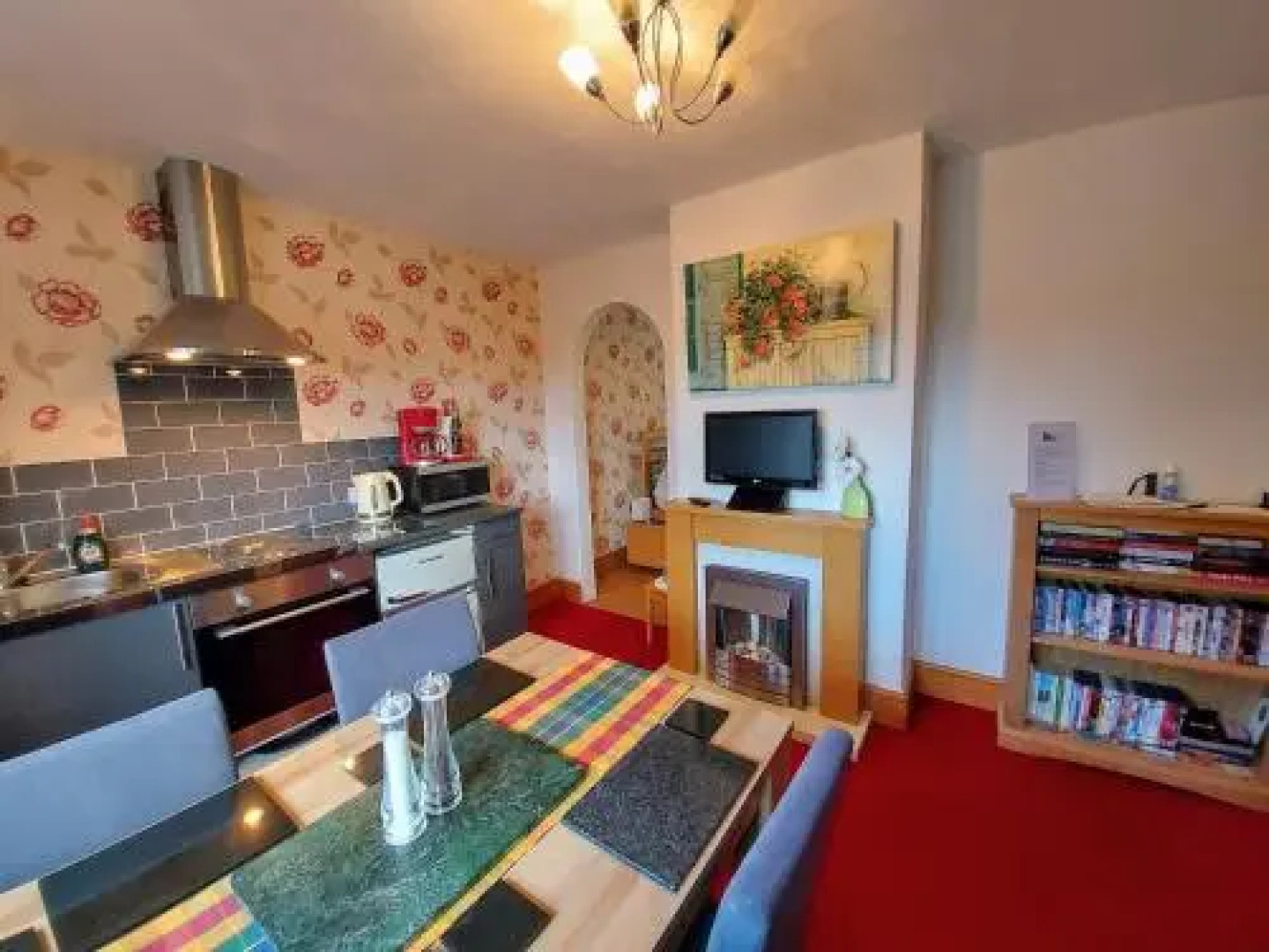 Large Suite - Double bath with Shower, Kitchen with stunning views near Lyme Regis