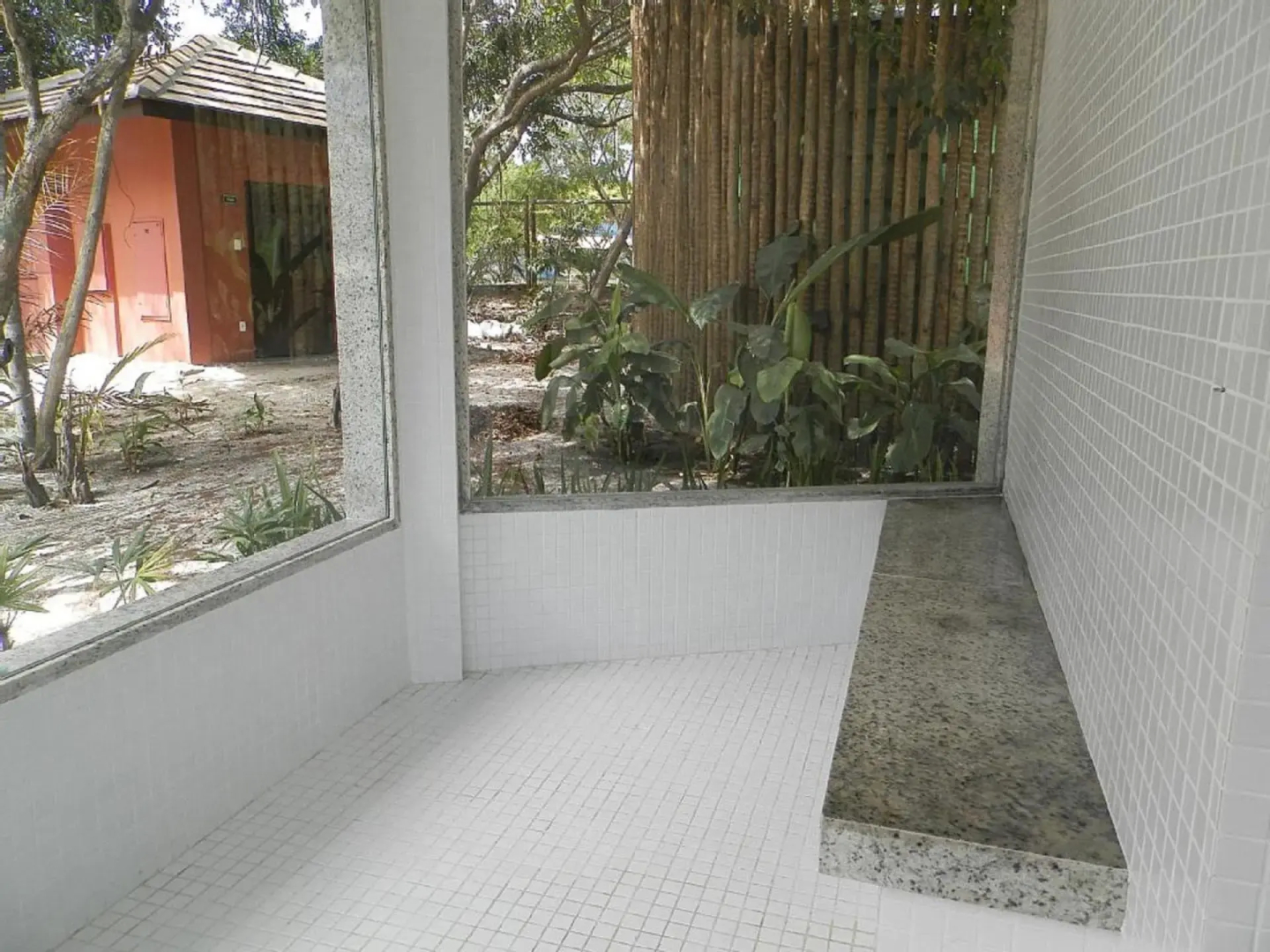 PRAIA DO FORTE ! Vilage de 80 m2 a 600 metros da vila