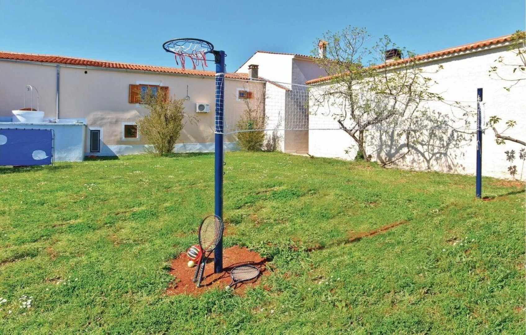 Stunning Home in Kuzinici With Wifi and 5 Bedrooms