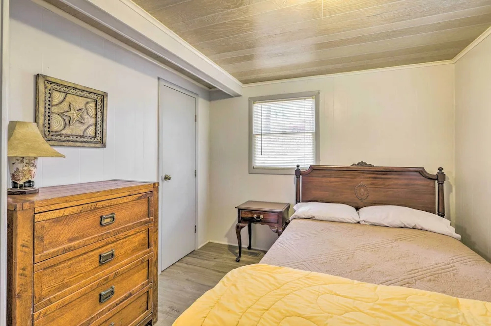 Beautiful Home With Mountain-view Deck + Smart TV