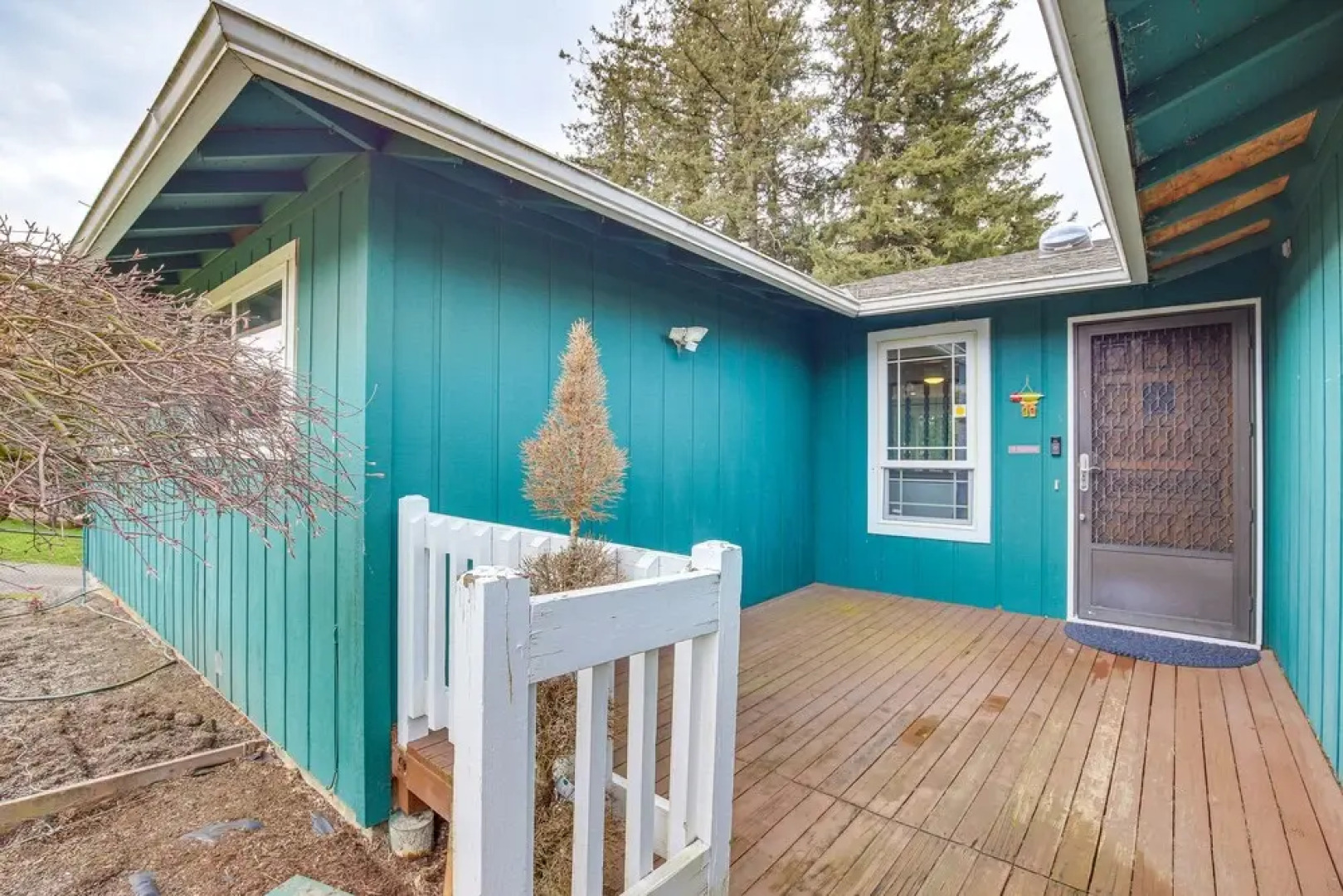 Peaceful Gresham Home w/ Grill: 2 Mi to Downtown