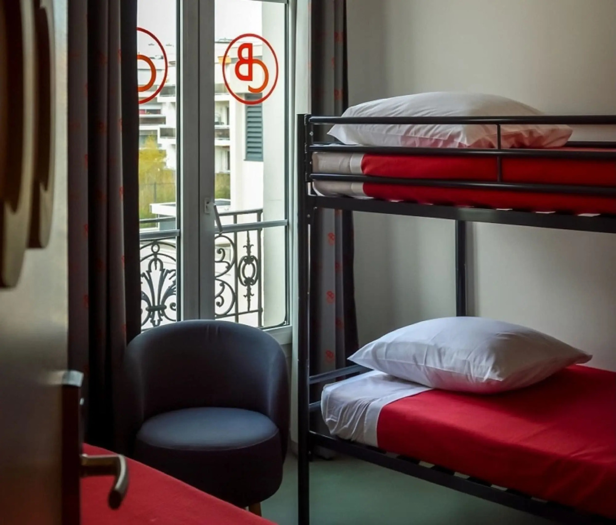 Beautiful Belleville Hostel & Hotel