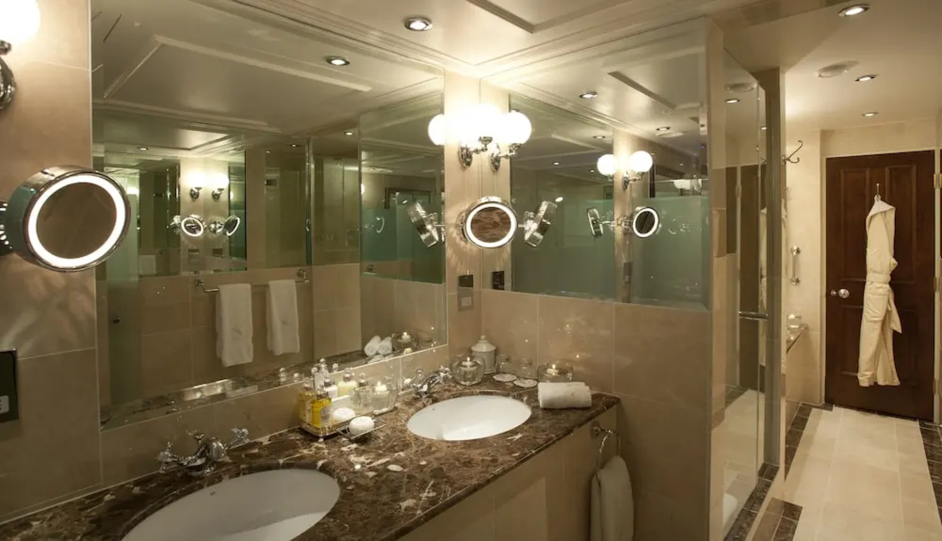 The Milestone Hotel  Apartments