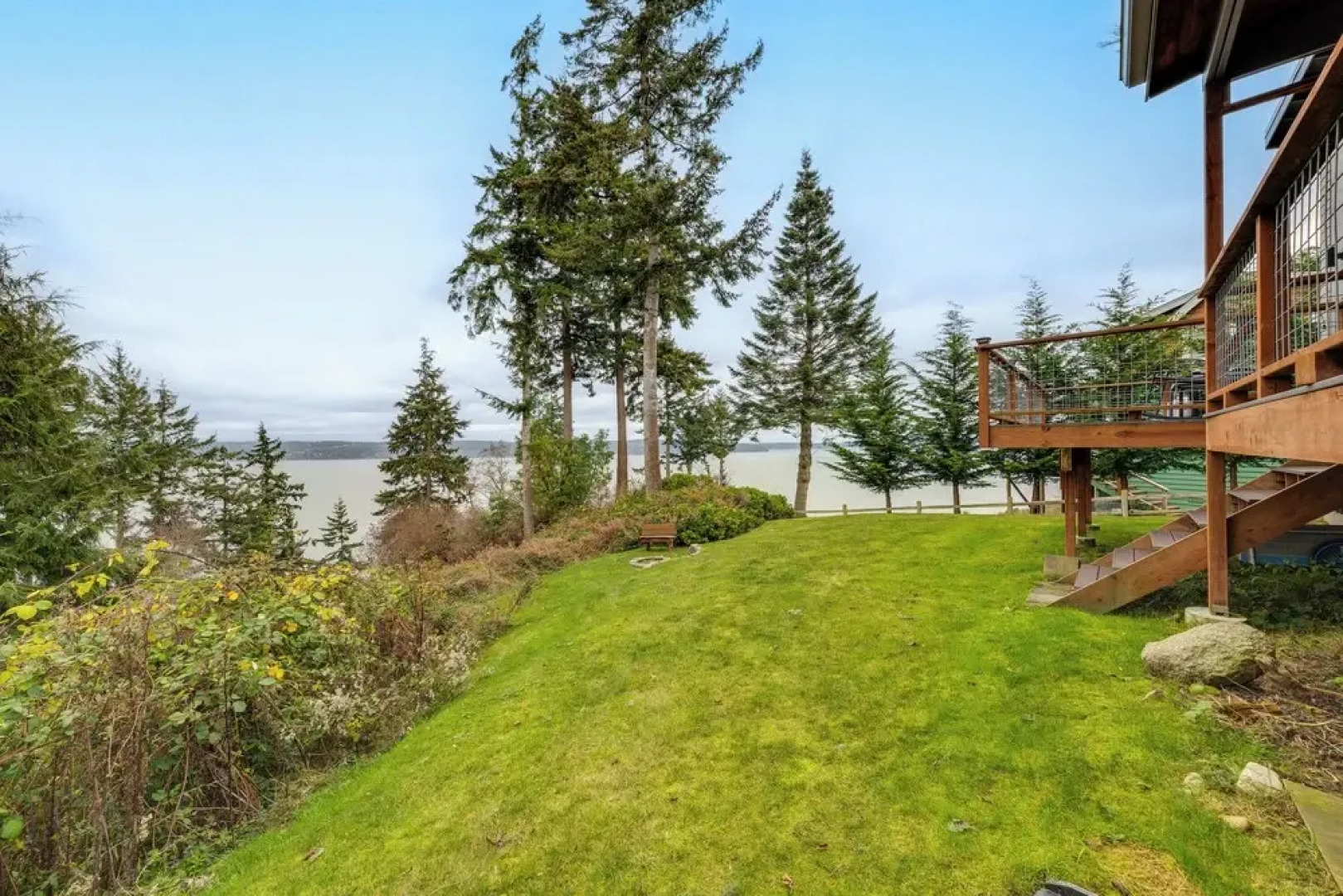 Waterfront Whidbey Island Hideaway w/ Beach Access