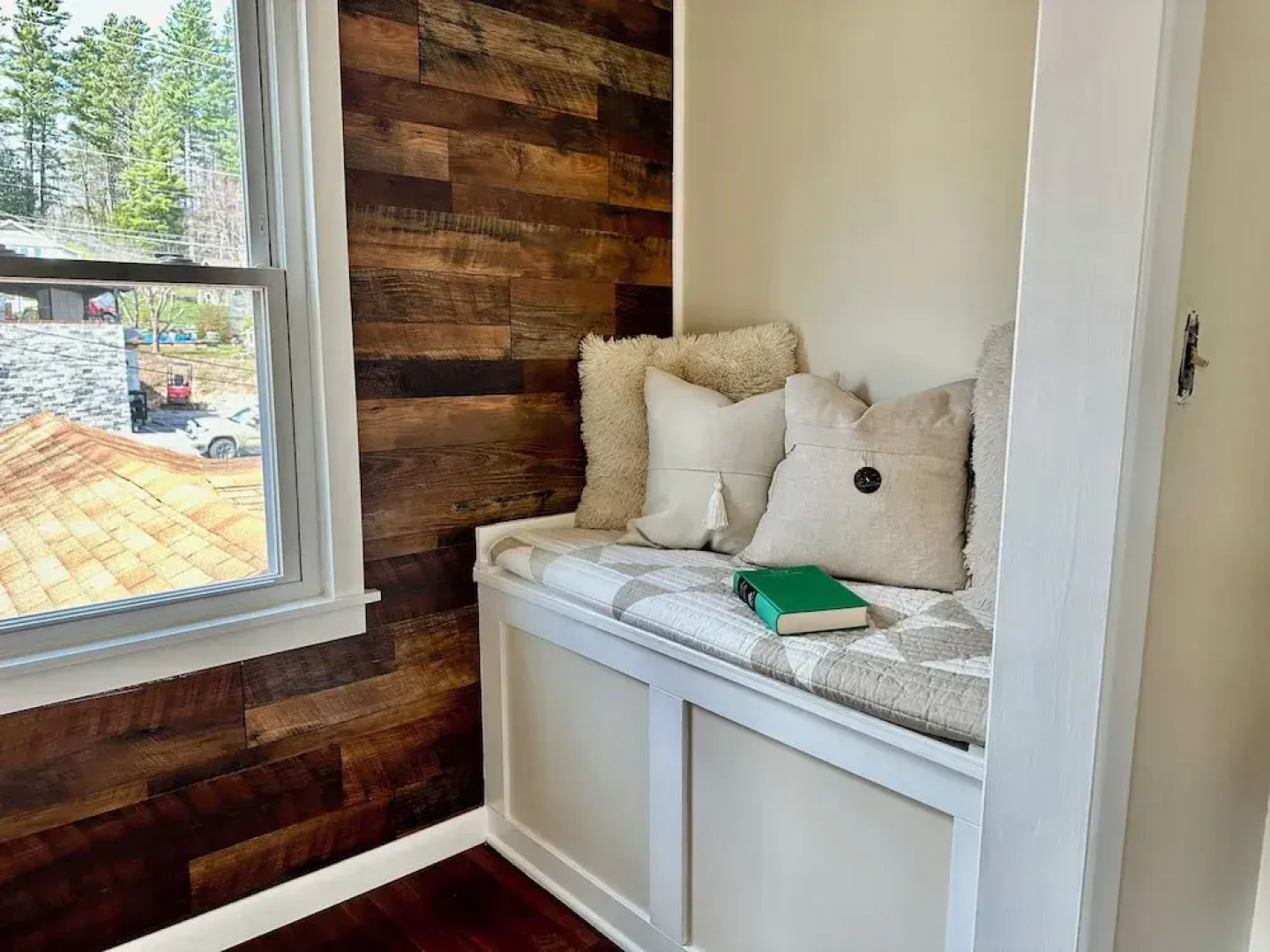 Mountainaire Inn and Log Cabins