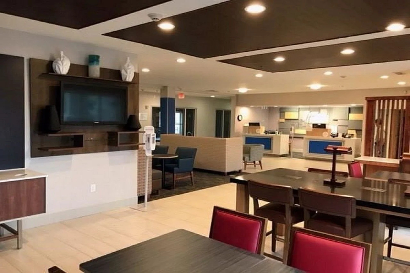 Holiday Inn Express Toledo West - Napoleon by IHG