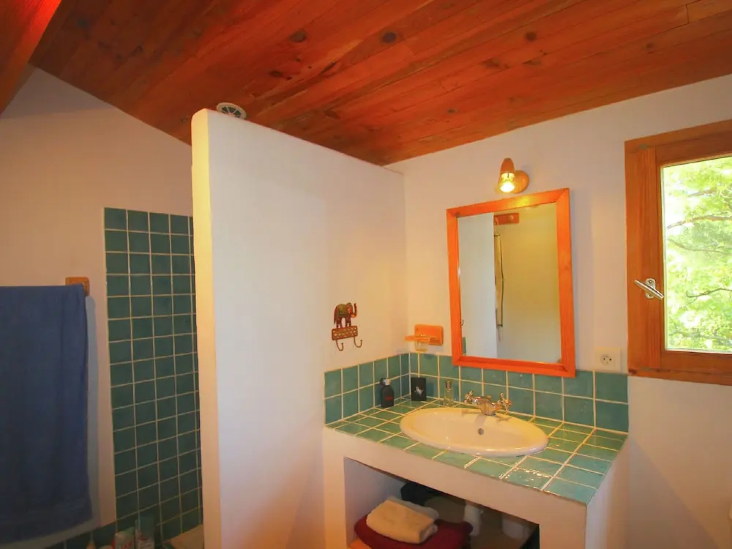 Cozy Holiday Home in Faucon With Swimming Pool