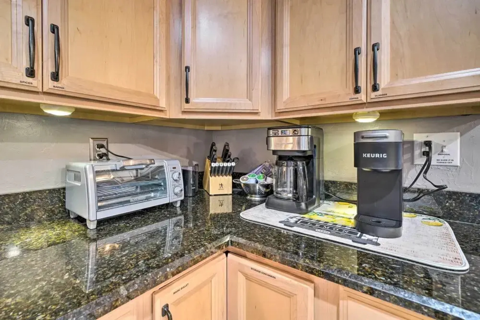 Home w/ Screened Porch ~ 10 Miles to Dtwn Okc!