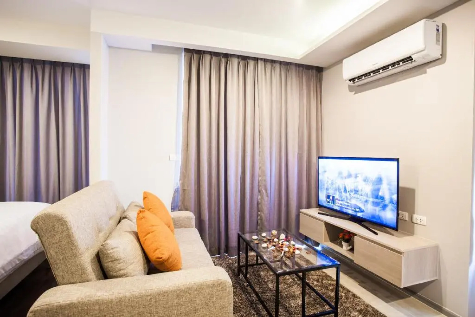 6 Avenue Surin by Lofty