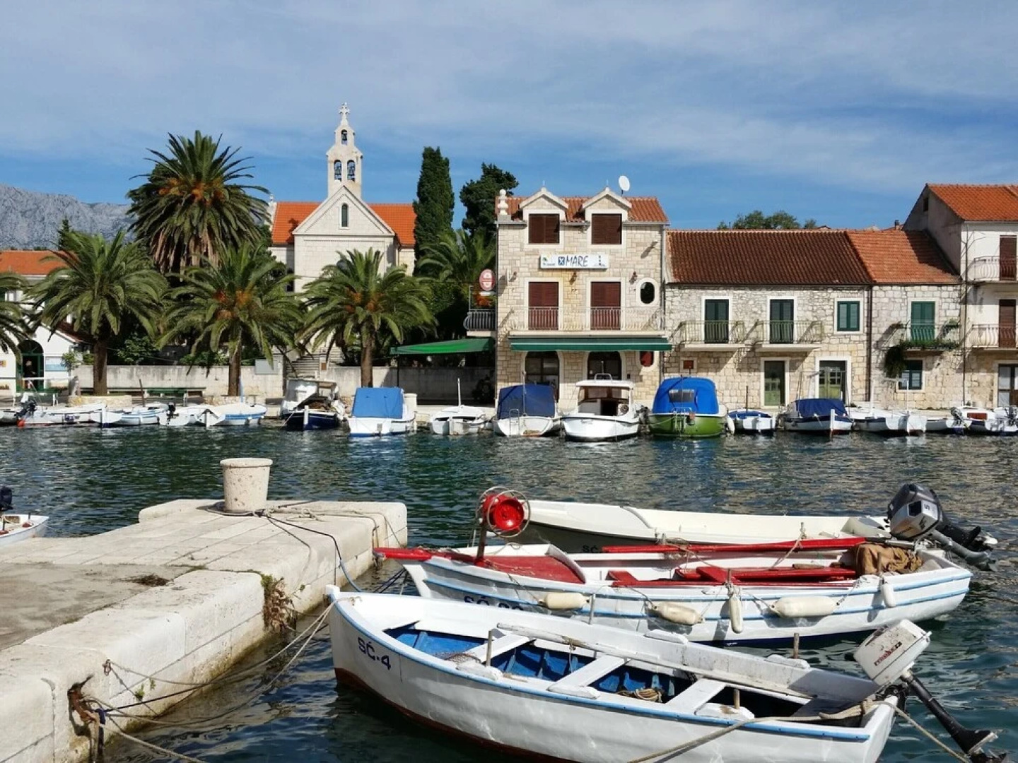 A2 - Modern apt With Balcony, sea View & Parking