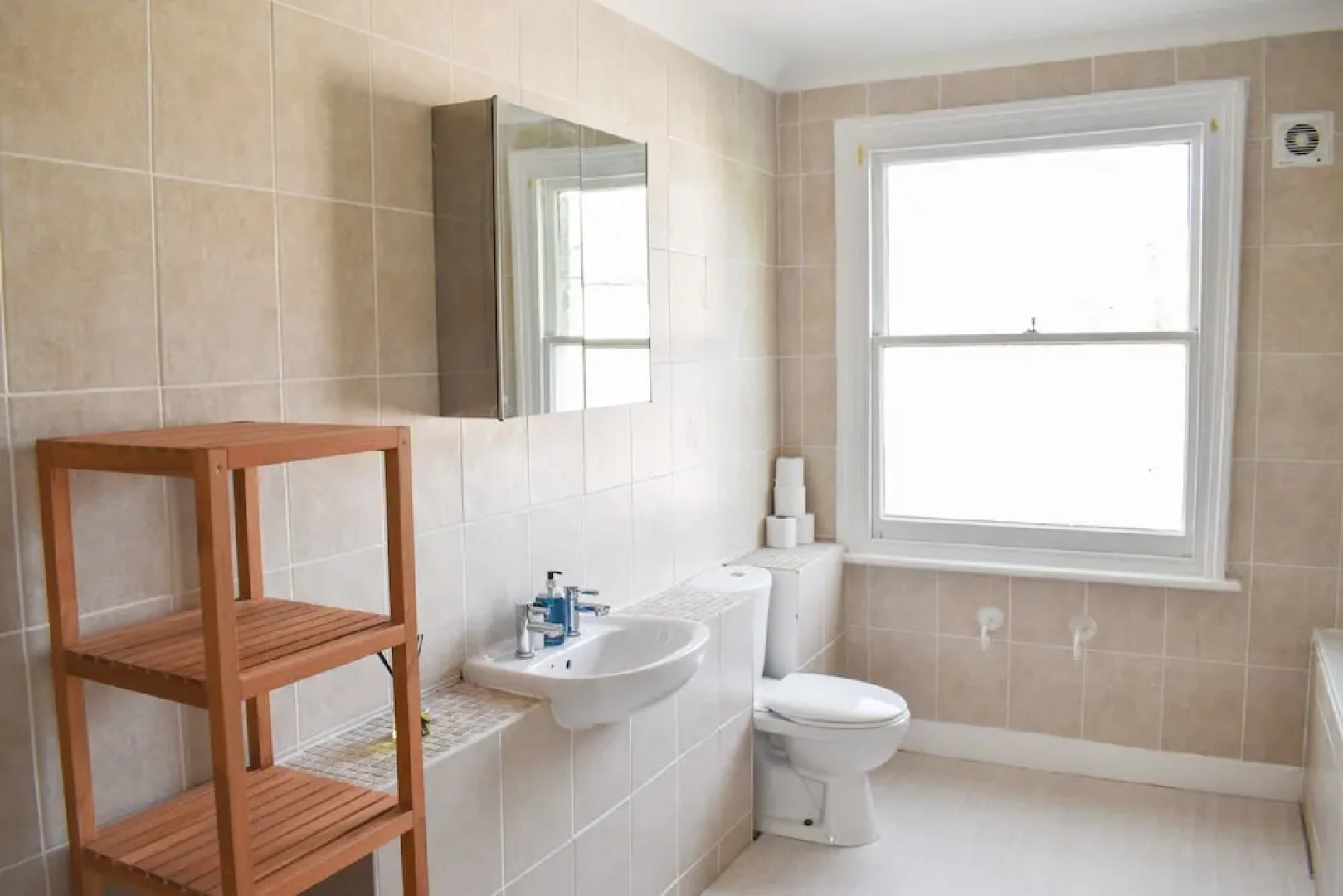 Spacious 3 Bedroom Hove Apartment