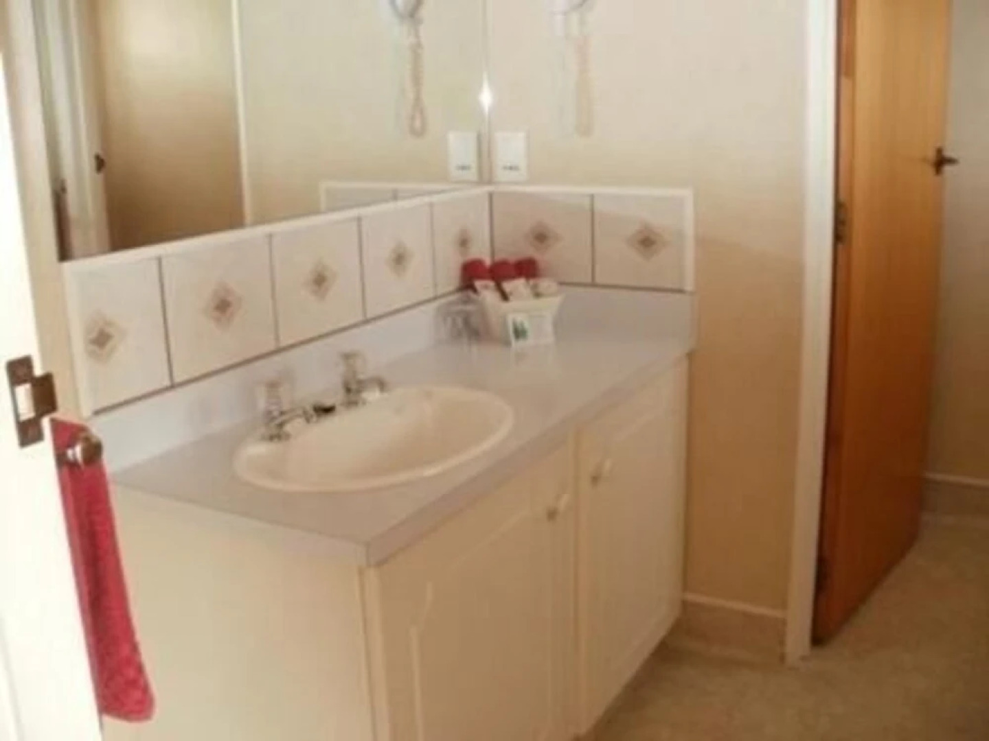 Gloucester House Motel